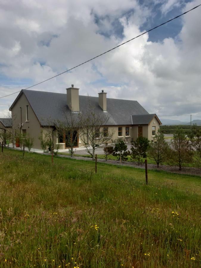 A New U Country Cottage Clynacartan Dış mekan fotoğraf